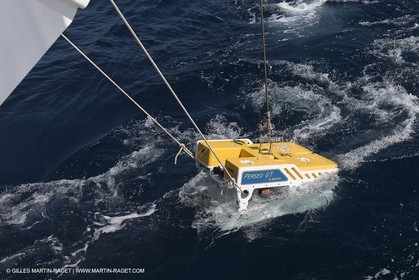 11 09 2014 - la Ciotat (FRA,13) - onboar Al Azzizi, oceanographic research ship buit by H2X boat yard, measure devices manipuation