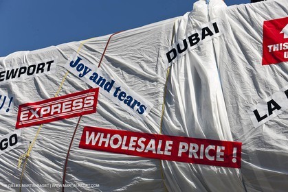 21 11 2010 - Dubai (UAE) - Dubai Louis Vuitton Trophy -  Round 2 - BMW ORACLE Racingg Vs Emirates Team New Zealand