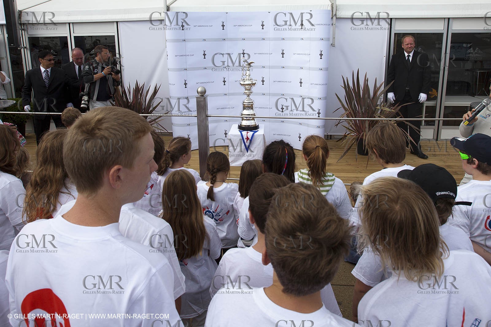 03 08 2010 - Cowes (UK, IOW) - The 1851 Cup -  BMW ORACLE Racing - Day 1.