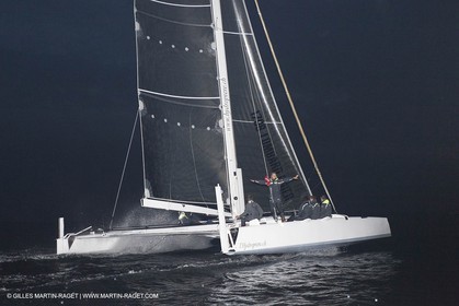 09 10 2010 - Morges (SUI) - L'Hydroptère.CH - 1st sail