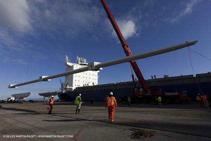 01 03 2011 - San Frnacisco (USA,CA) - Harbour operations - ship details - ship unloading - containers