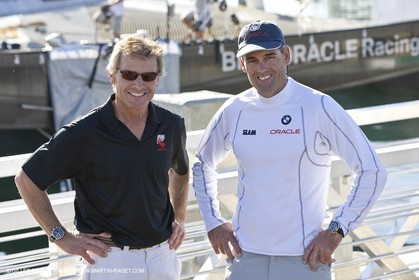17 11 2008 - San Diego (CA, USA) - America's Cup - BMW ORACLE Racing - 90 ft trimaran + Oracle Team aerobatic plane - Sean Tucker - Russell Coutts
