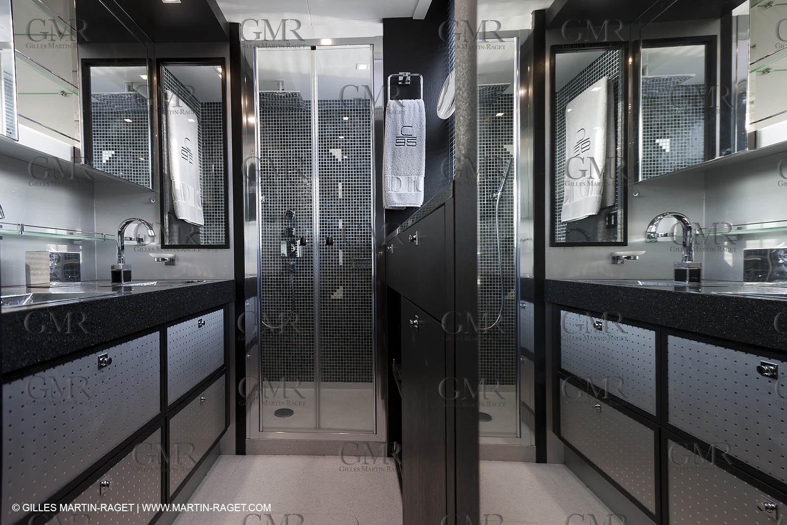 25 02 2011 - La Ciotat (FRA,13) - Super Yachts - Chantier H2X - Cartouche