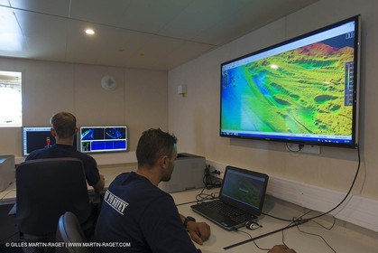 11 09 2014 - la Ciotat (FRA,13) - onboar Al Azzizi, oceanographic research ship buit by H2X boat yard, measure devices manipuation