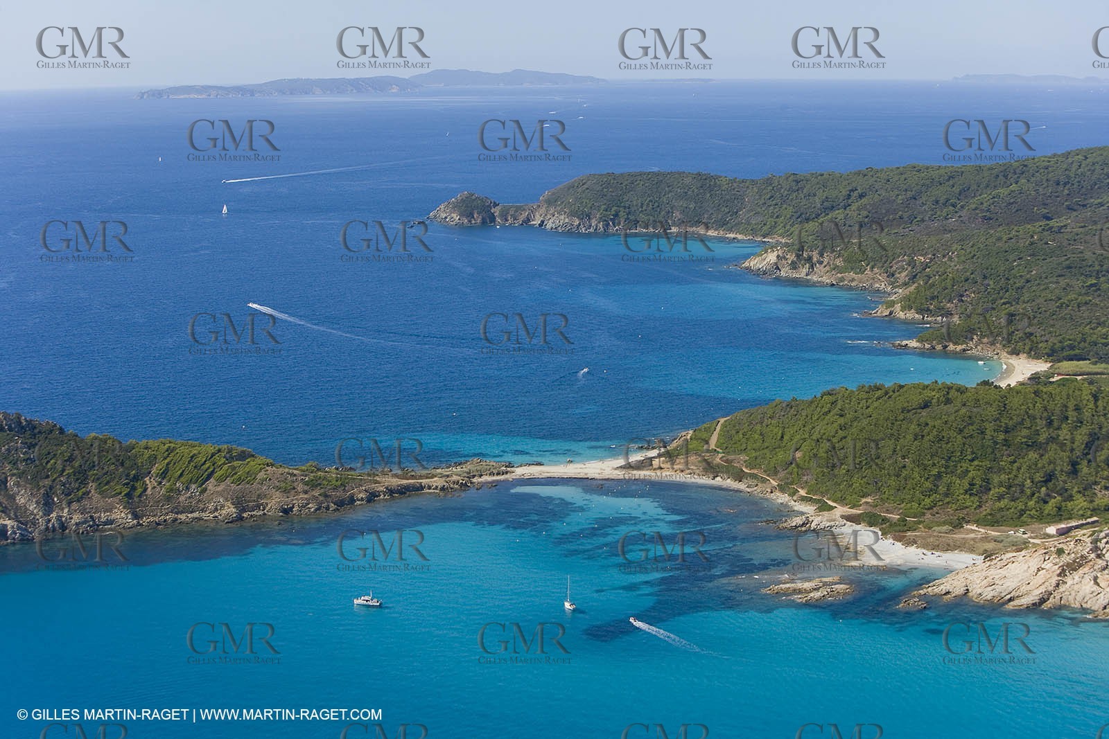 06 09 2007 - Saint Tropez (FRA, 83) - Superyachts - Motoryachts - Mangusta 92 Triple Fun in Saint Tropez - Mooring at Club 55 at Pampelonne Beach