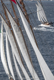 28 09 2022? Saint-Tropez,(FRA,83), Les Voiles de Saint-Tropez 2022 Régate N° 2 poup les modernes, navigation libre pour les grandes goélettes