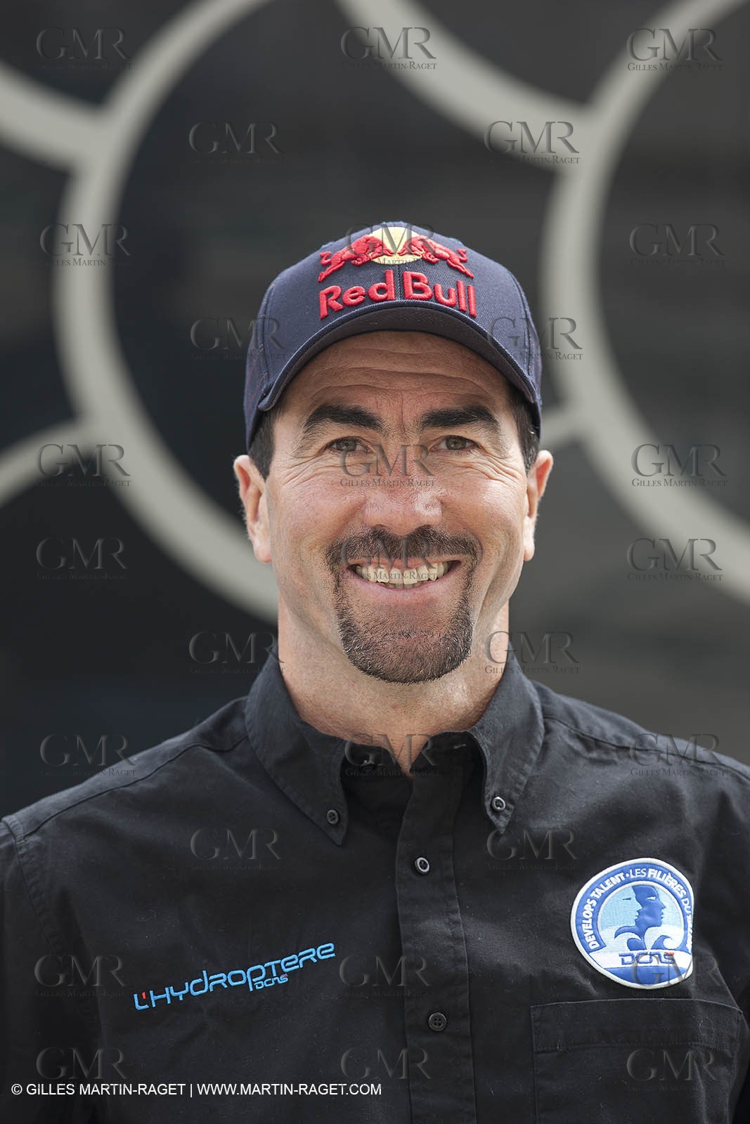 18 04 2012 - La Ciotat (FRA,13) - L'Hydroptère en préparation - Présentation du  nouvele équipage - Luc Alphand