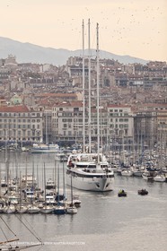 23 10 2010 - Marseille (FRA,13) - Le Ponant - Arrival in Marseille and entrance in the historical port