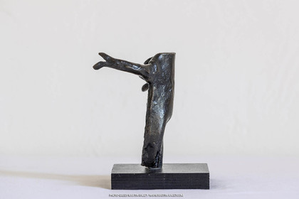 08 06 2012, St Rémy de Provence, Oeuvre de Germaine Richier, Guerrier n° 6 1953, Bronze patiné foncé, Epreuve d'exposition, 14 x 14 x 10,5 cm, Collection particulière