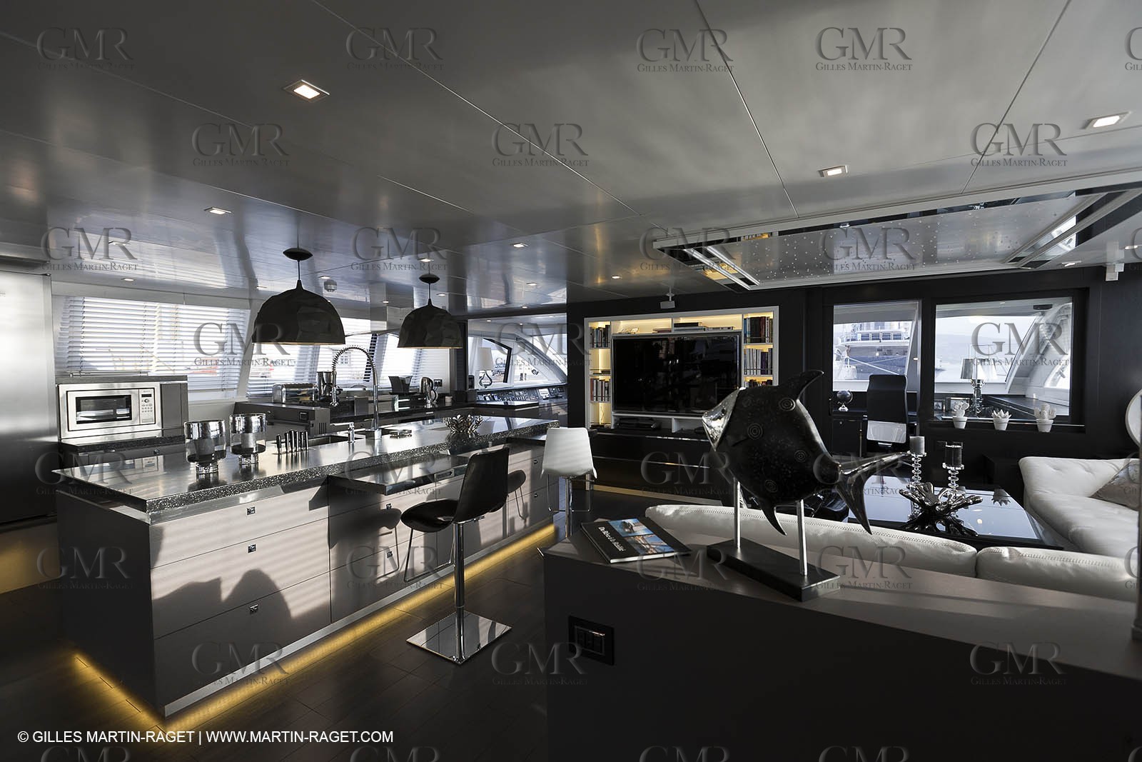 25 02 2011 - La Ciotat (FRA,13) - Super Yachts - Chantier H2X - Cartouche