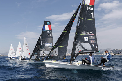 15 04 2024, Marseille (FRA), présentation des sélectionnés olympiques français en voile pour les Jeux Olympiques de Paris 2024.  Alex Mazella (Kite hommes - Formula Kite); Laurianne Nolot (Kite femmes - Formula Kite); Nicolas Goyard (Planche à voile hommes - iQFoil); Hélène Noesmoen (Planche à voile femmes- iQFoil); Camille Lecointre-Jeremie Mion (dériveur double mixte - 470); Louise Cervera (Dériveur femmes - ILCA 6); Jean-Baptiste Bernaz (Dériveur hommes - ILCA 7); Tim Mourniac - Lou Berthomieu (Multicoque mixte - Nacra 17); Clément Péquin - Erwan Fischer (Skiff hommes - 49er); Sarah Steyaert-Charline Picon (Skiff femmes - 49er FX).