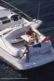 Powerboats, cruising