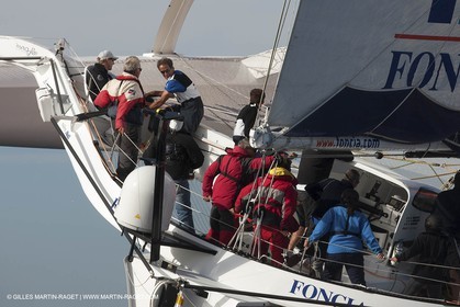 27 09 2012 - Marseille (FRA,13) - Alpari World Match Race Tour - Match Race France 2012 - Day 3 - Quarter finals - Matc Racing specialists sail on Foncia