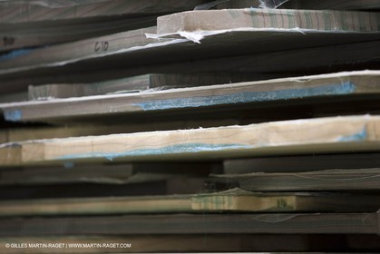 22 01 2008 - La Ciotat (FRA, 13) - Construction du catamaran de croisière Nahema au chantier H2X - Stratification des cloisons des modules