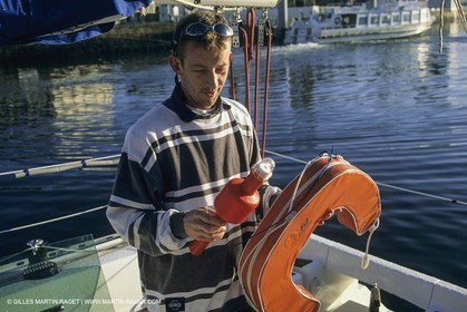Voile, croisière, équipement, Sécurité