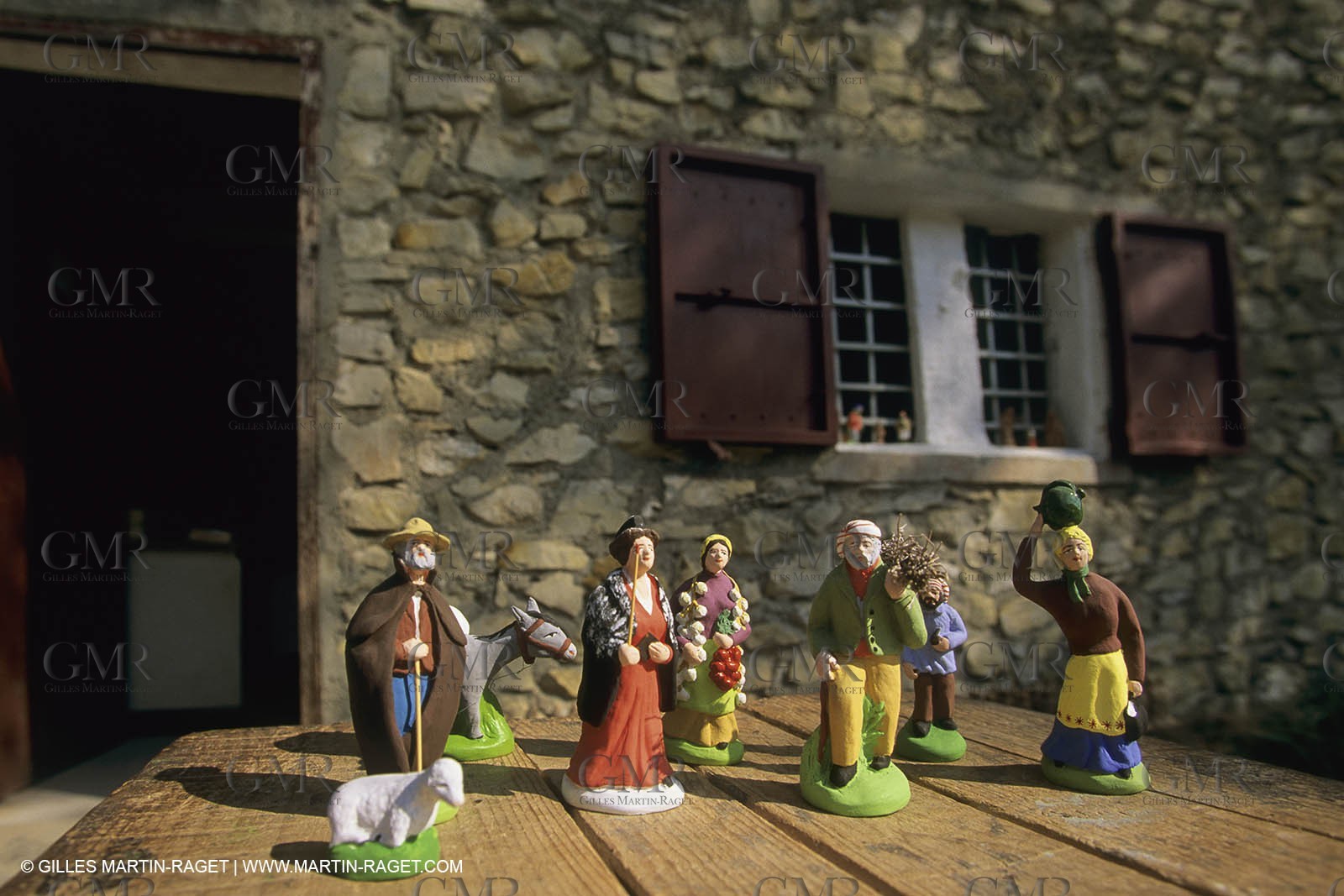 Baux de Provence, Cribs making