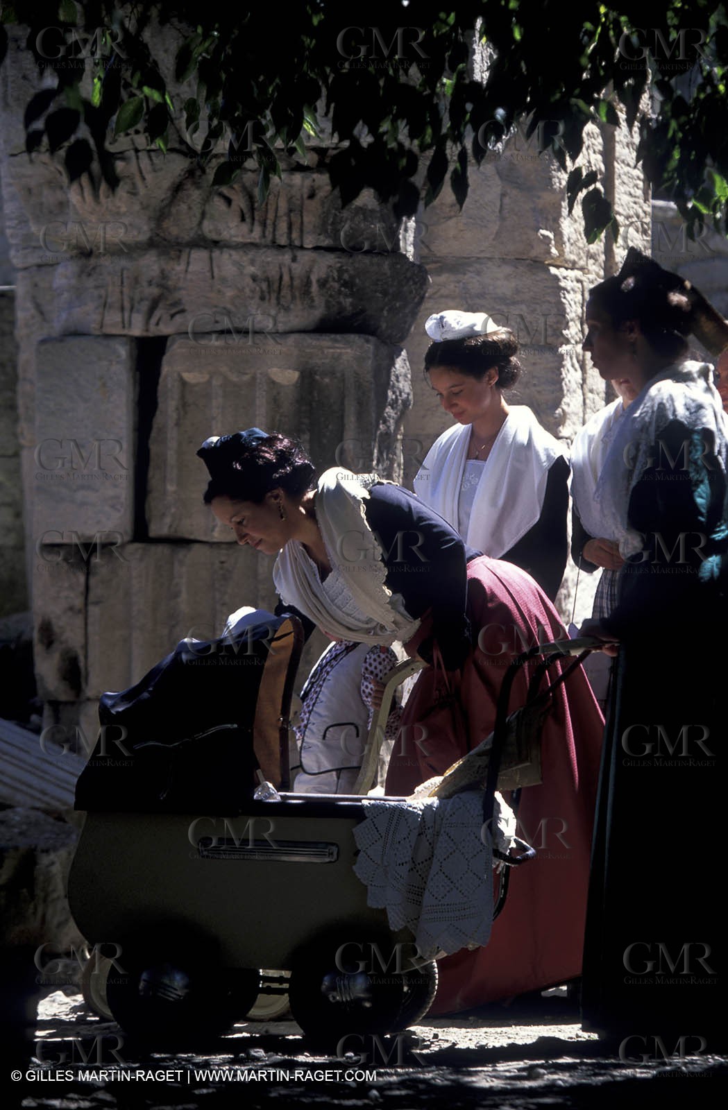 Women of Arles in traditional costume