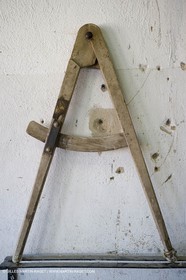 01 02 2007 - Salon de Provence - Fabrication traditionelle du savon de Marseille aux savonneries Marius Fabre - Outils**01 02 2007 - Salon de Provence - Traditional soap of Marseille making at Marius Fabre soap maker - Tools