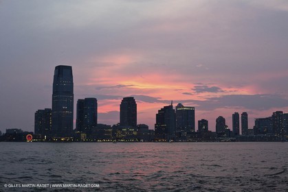 05 07 2012 - New York (USA) - Ocean Krys Race - Speed runs in fornt of NY city