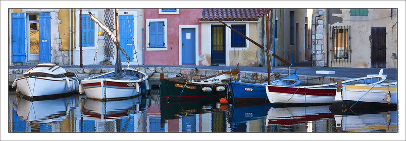 Produit : Tirage photo réalisé par nos soins sur imprimante jet d'encre professionnelle Epson à partir de 8 encres ultrachrome inaltérables (label Digigraphie).Formats au choix :. 20 x 60 cm. 33 x 95 cm- 52 x 150 cmChoix des papiers :. Papier standard brillant 250 gr., filet noir, marge blanche, tirage non signé. Papier haut de gamme satiné 290 gr. filet noir, marge blanche, tirage vérifié et signé par l'auteur.. Autres supports (canvas, acrylique, dibond) sur demandeConditionnement : tube cylindrique renforcé.Options pour l'expédition : . colissimo + dépôt boîte aux lettres (France uniquement). Colissimo avec signature à réception. Transporteur express (2 jours ouvrés) avec signature à réceptionCliquez sur caddie pour sélectionner votre formule et démarrer la procédure de commande en ligne