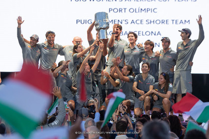 13 10 2024, Barcelona (ESP), Louis Vuitton 37th America's Cup, Final Match, Race Day 2, Puig Women America's Cup Prizegving
