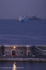 17 02 2012 - Marseille (FRA,13) - Arrivée dans le port de marseille à bord du Piana (Cie La Méridionale)