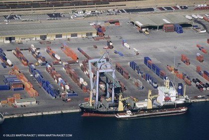 Marine world, Harbor operations