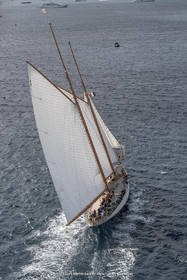 28 09 2022? Saint-Tropez,(FRA,83), Les Voiles de Saint-Tropez 2022 Régate N° 2 poup les modernes, navigation libre pour les grandes goélettes