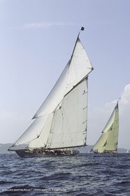 Classic Yachts, Moonbeam IV