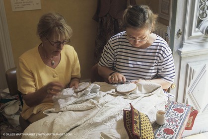 France, Provence, Traditions, Boutis et piqués, traditional cloths from Provence