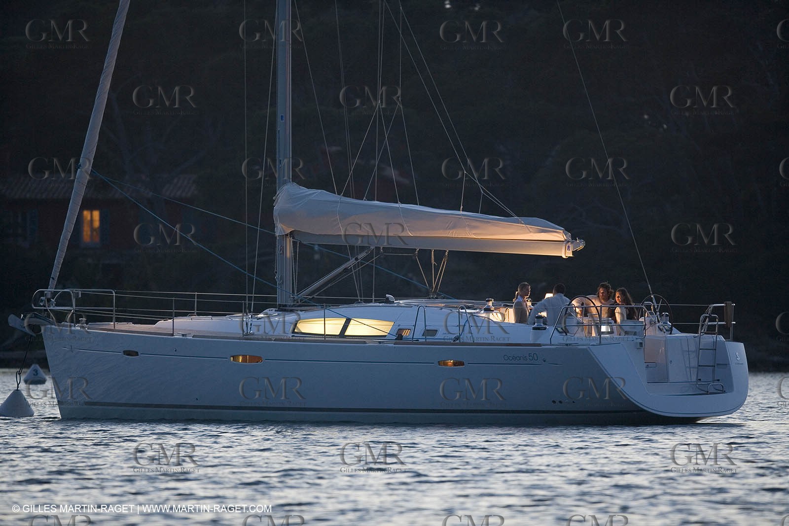 Cruising monohull mooring