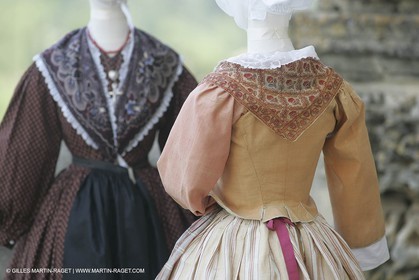 May 2004 - La Tour d'Aigues (FRA, 84) - Old costumes for women of the South exhibition