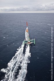 14 05 09 - Marseille - Record de la Méditerranée - Groupama 3 - Franck Cammas - G class - Départ de Marseille pour Carthage