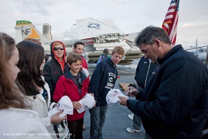 21 02 2010 - Valencia (ESP) - 33rd America's Cup - BMW ORACLE Racing - USA Victory Tour - Day 3 - Cup in San Diego
