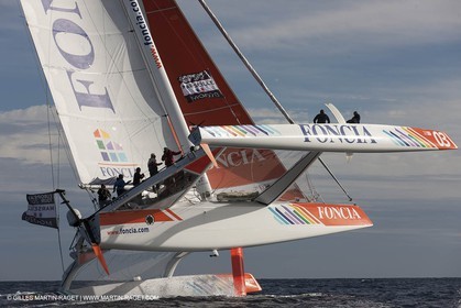 27 09 2012 - Marseille (FRA,13) - Alpari World Match Race Tour - Match Race France 2012 - Day 3 - Quarter finals - Matc Racing specialists sail on Foncia