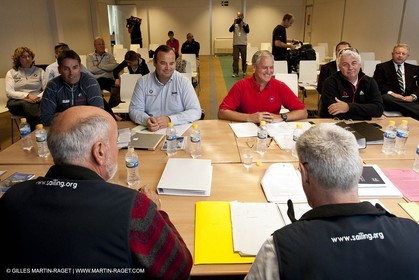 01 02 2010 - Valencia (ESP) - 33rd America's Cup - BMW ORACLE Racing - 1st Frebruary Jury Hearing  - l. to r. : Russell Coutts - Richard Slater - Hamish Ross - Brad Butterworth. backs : Brian Willis - David Tillett