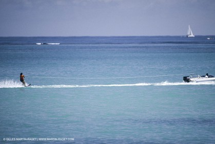 Watersports, waterskiing, ski nautique, wakeboarding,