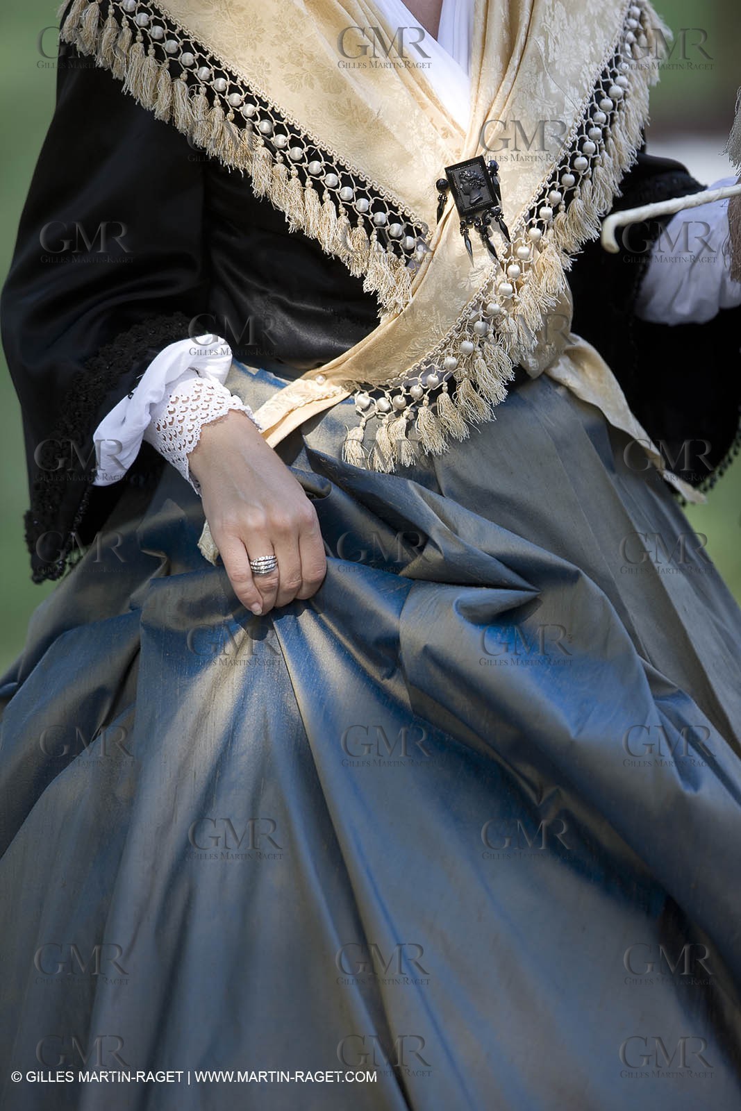 06 07 08 - Arles (FRA, 13) - Traditional costume of Arles fest