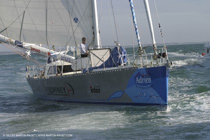 Round the world record wrong way - Adrien - Jean-Luc Van de Heede - Les Sables d'Olonne Start