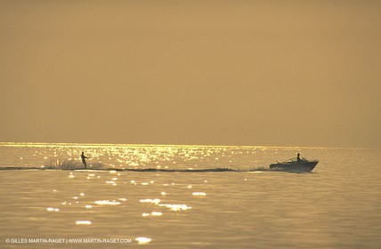 Waterskiing - Wakeboard