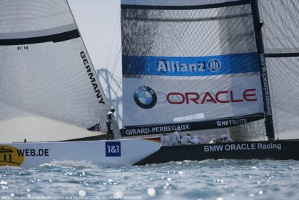 29 04 2007-Valencia (Spain)- 32nd America's Cup - Louis Vuitton Cup - RR2 - Day 1 - BMW ORACLE Racing