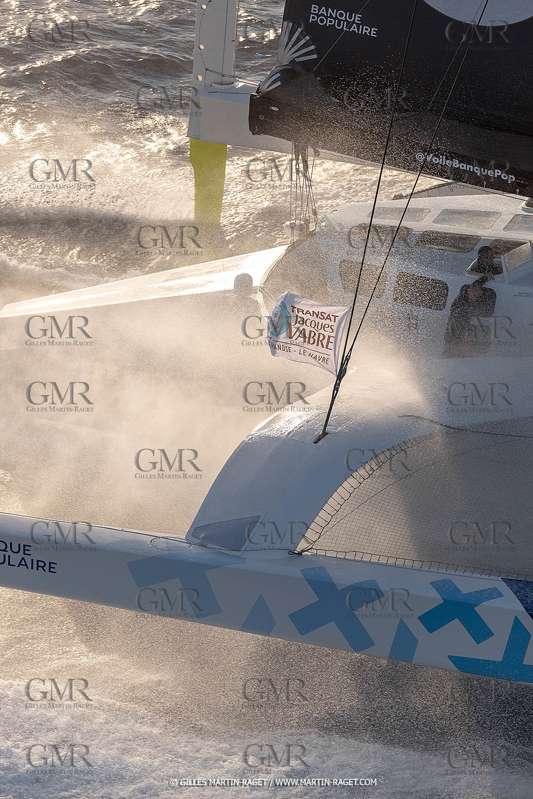 Banque Populaire devant Marseille