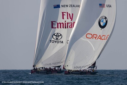 21 11 2010 - Dubai (UAE) - Dubai Louis Vuitton Trophy -  Round 2 - BMW ORACLE Racingg Vs Emirates Team New Zealand