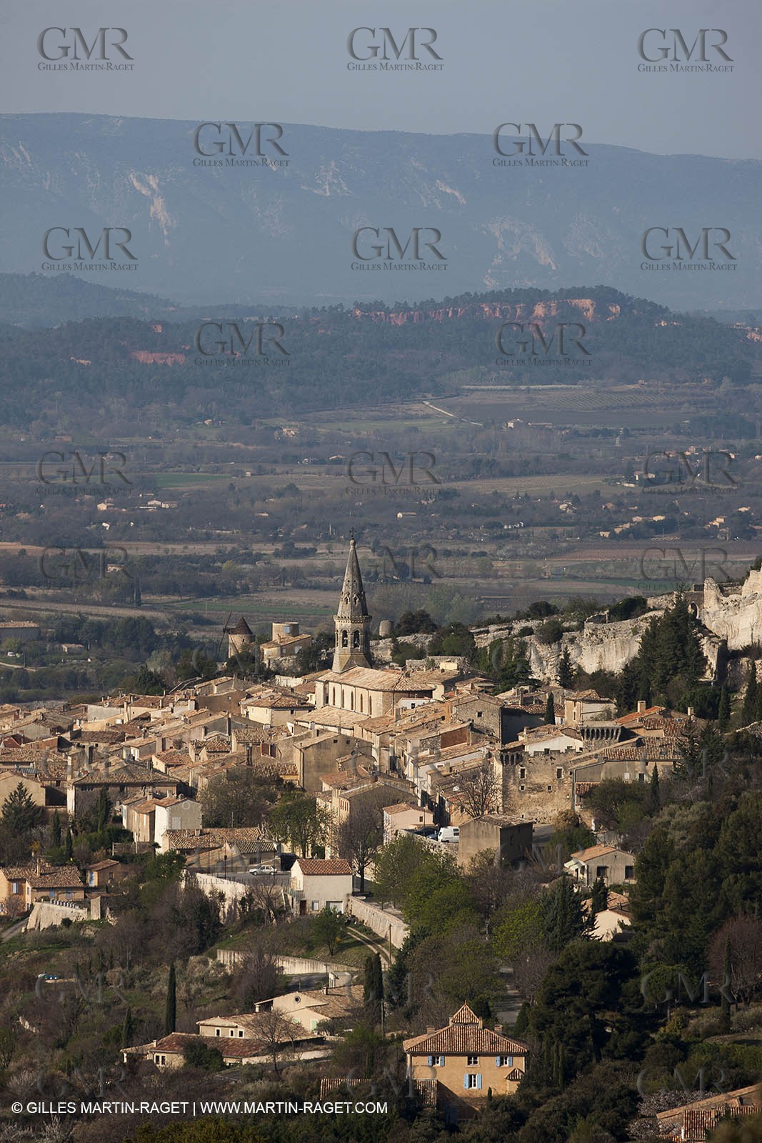 March 30th 2012 - Saint Saturnin les Apt (FRA, 84) - blooming cherry trees
