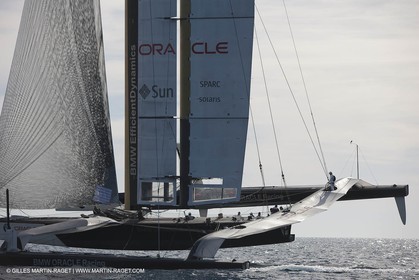 19 01 2010 - Valencia (ESP) - 33rd America's Cup - BMW ORACLE Racing - Boat preparation