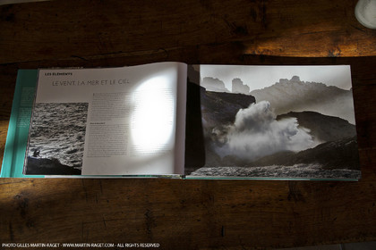 09 11 2010 - Marseille (FRA,13) - Photos du livre Calanques, si proches, si lointaines, Ed. Cres, Texte Juliette Lembot, Photos Gilles Martin-Raget