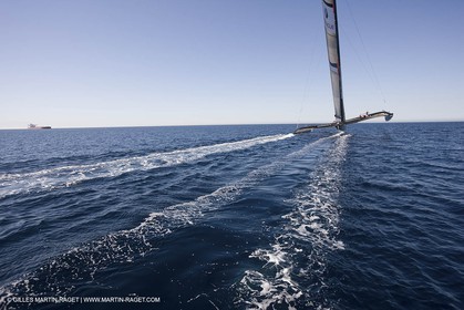 18 11 2008 - San Diego (CA, USA) - America's Cup - BMW ORACLE Racing - 90 ft trimaran sea trials - San Diego