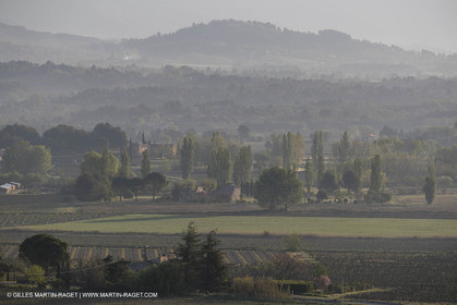 21 04 2018, Bonnieux (FRA,84), Pont Julien et environs