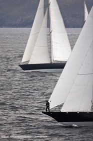 19 05 2010- Sein - (FRA,56)  -  Pen Duick III et Pen Duick VI dans le raz de Sein