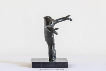 08 06 2012, St Rémy de Provence, Oeuvre de Germaine Richier, Guerrier n° 6 1953, Bronze patiné foncé, Epreuve d'exposition, 14 x 14 x 10,5 cm, Collection particulière